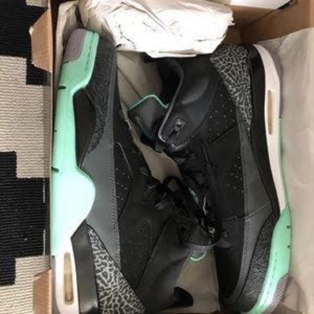 Deadstock Jordan Spizikes